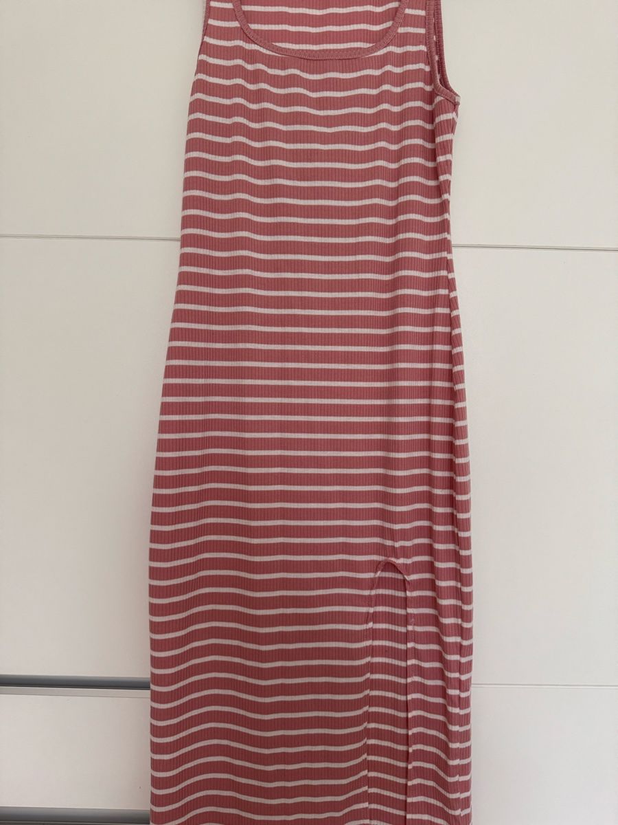 Robes: Rippkleid gestreift mit Schlitz Grösse S neu – Neuf (Voir description) à Beringen par ste_bh8w