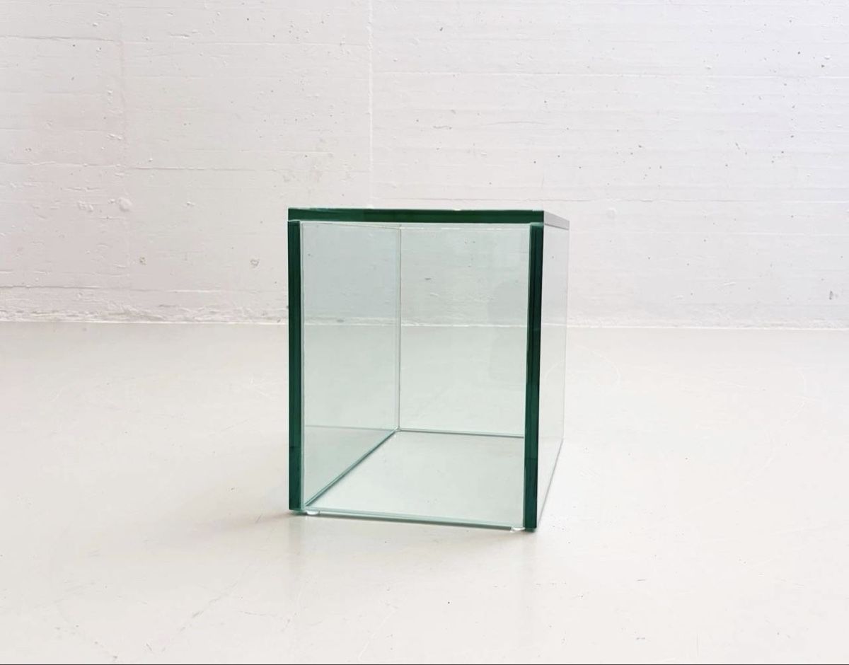 Comodini: BEISTELLTISCH AUS MASSIVEM FLOATGLAS, 1990 – Usato da Glattbrugg venduto da SonnySchwarz 2