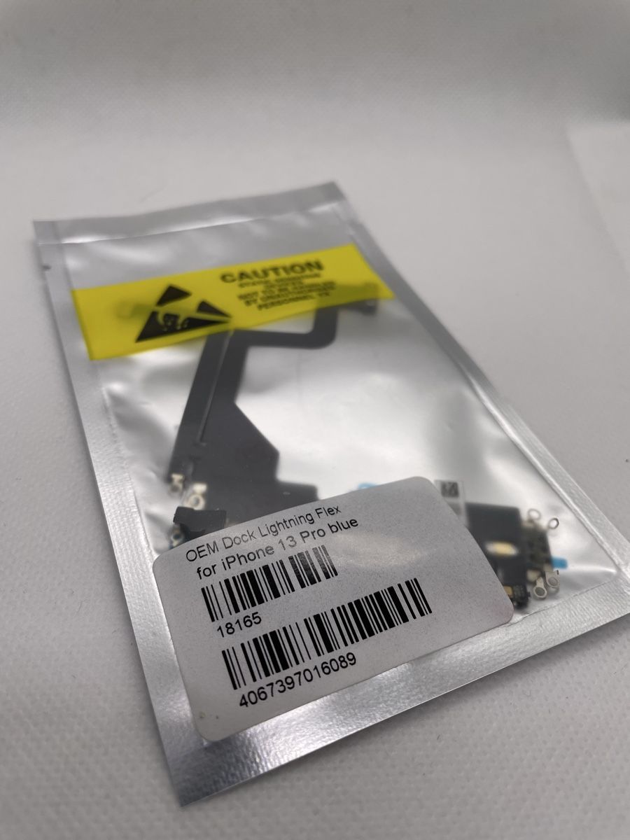 Apple Telefoni cellulari / Smartphones: :  : :: iPhone 13 Pro Dock connector OEM:: :  : – Nuovo e nell'imballaggio originale da Bouveret venduto da i_-Nova