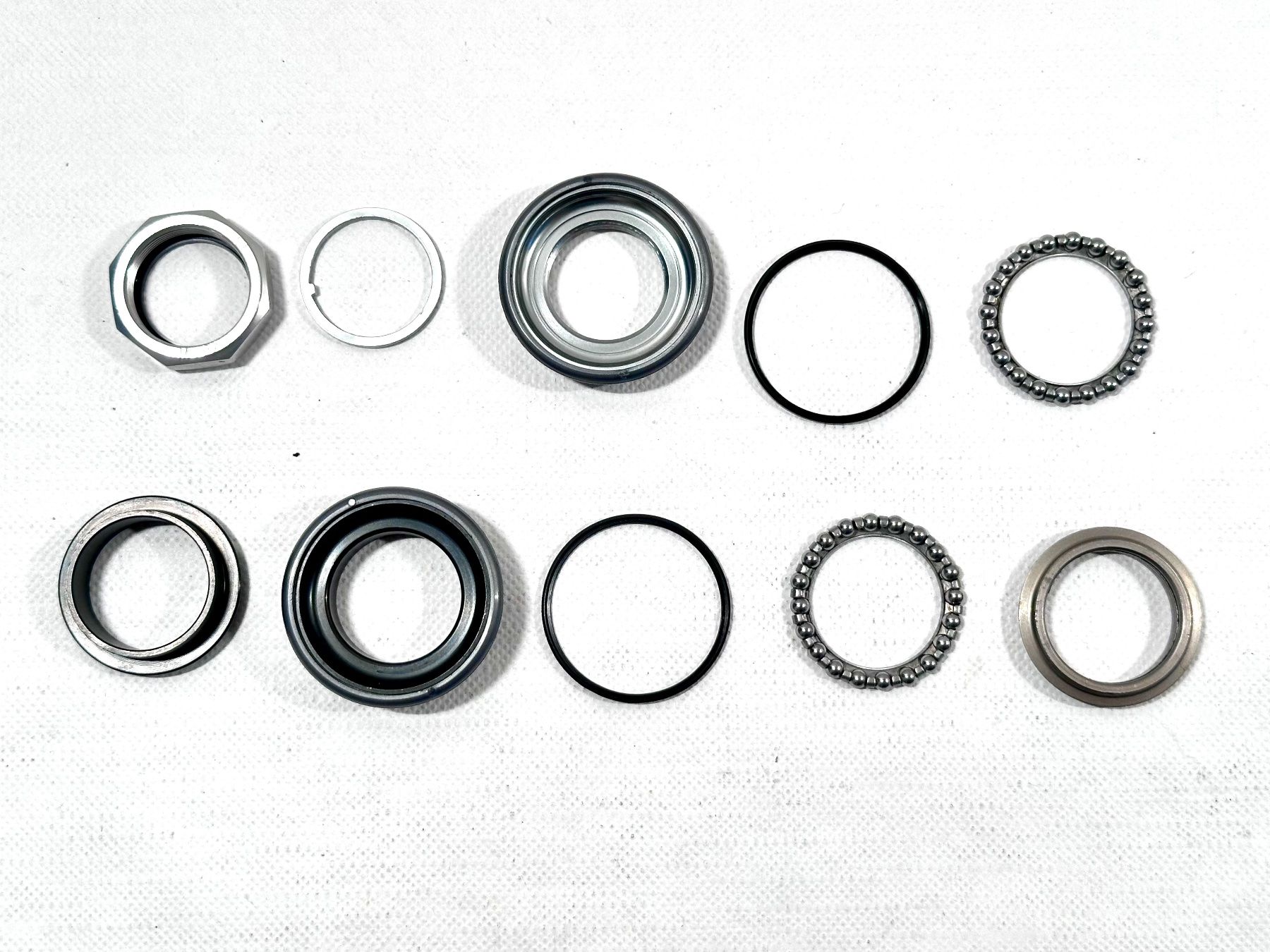 Shimano Pezzi di ricambio: Shimano HP-1055 105 SC Headset Steuersatz NOS – Nuovo (secondo la descrizione) da Luzern venduto da bikeandbeltcom 1