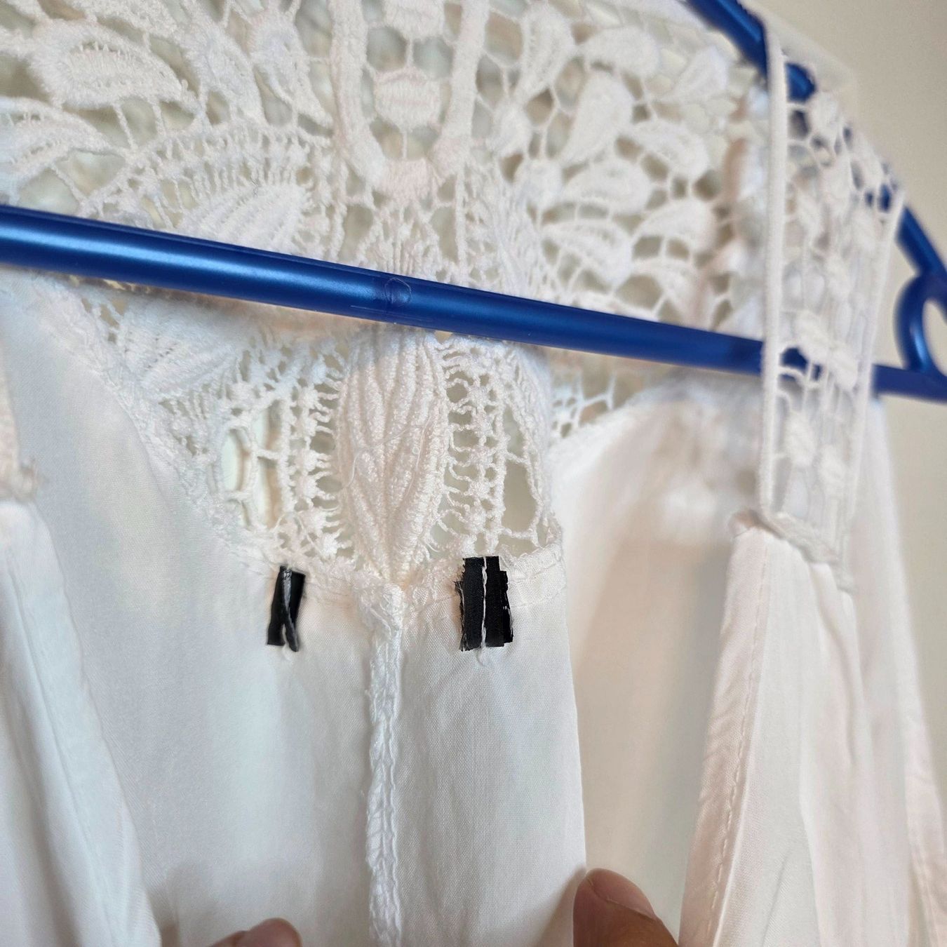 Blusen: Luftige weiße Bluse mit Spitze Gr. 38/40 – Gebraucht aus Wald ZH von CapLux 5