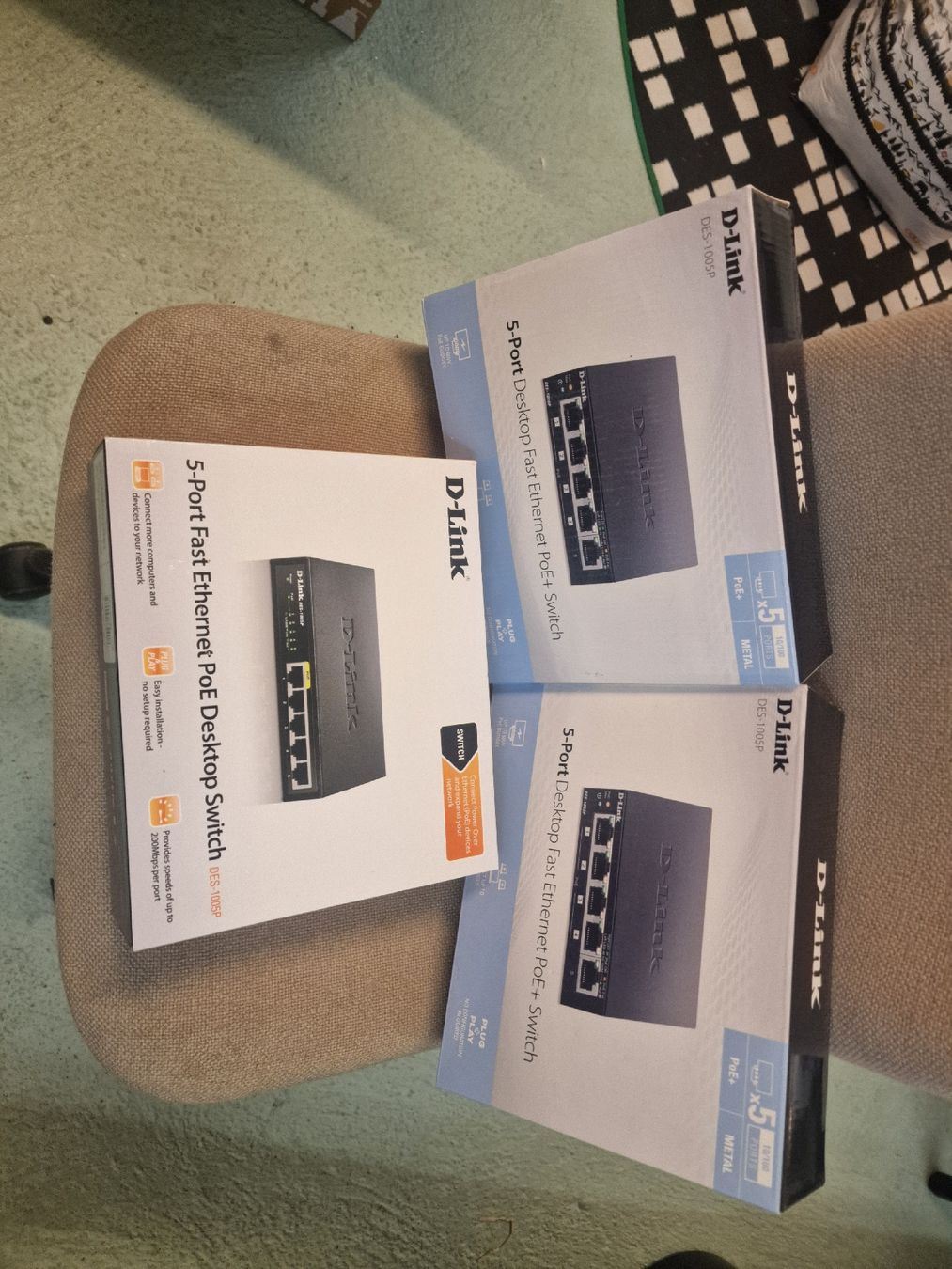 Dlink Hub & Switch: 3x 100Mbit POE Switch – Nuovo (secondo la descrizione) da Nussbaumen AG venduto da brunofresco