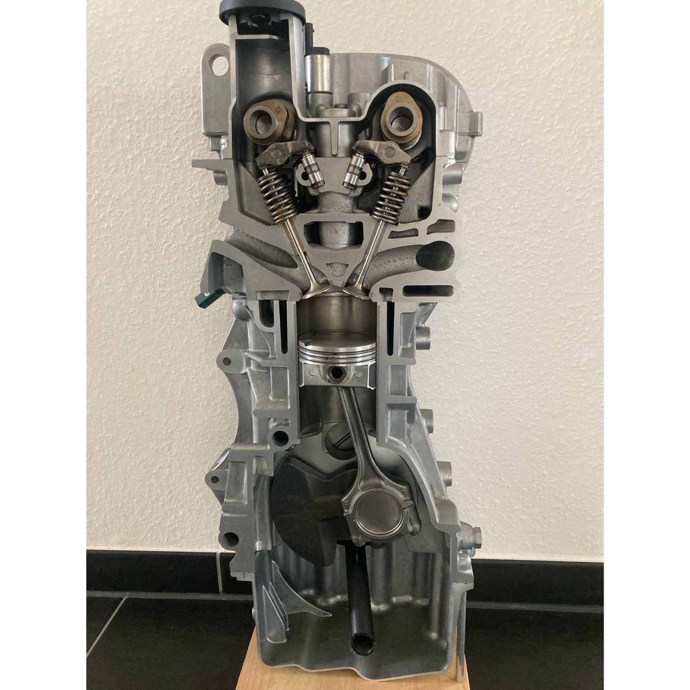 Motori: Motor Modell Schnittmodell – Usato da Abtwil AG venduto da Gremlin_gizmo