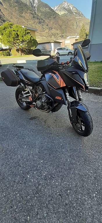 Strada: Ktm 990 smt – Usato da Fully venduto da Tuchoz