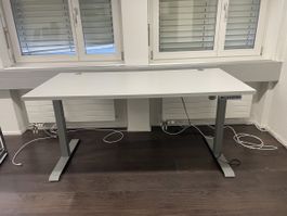Höhenverstellbarer Bürotisch
