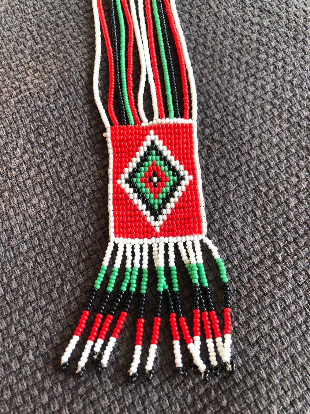 Catenine: Native Americans, Indigenas: Halskette, Halsschmuck – Nuovo (secondo la descrizione) da Zürich venduto da Lionsands 1