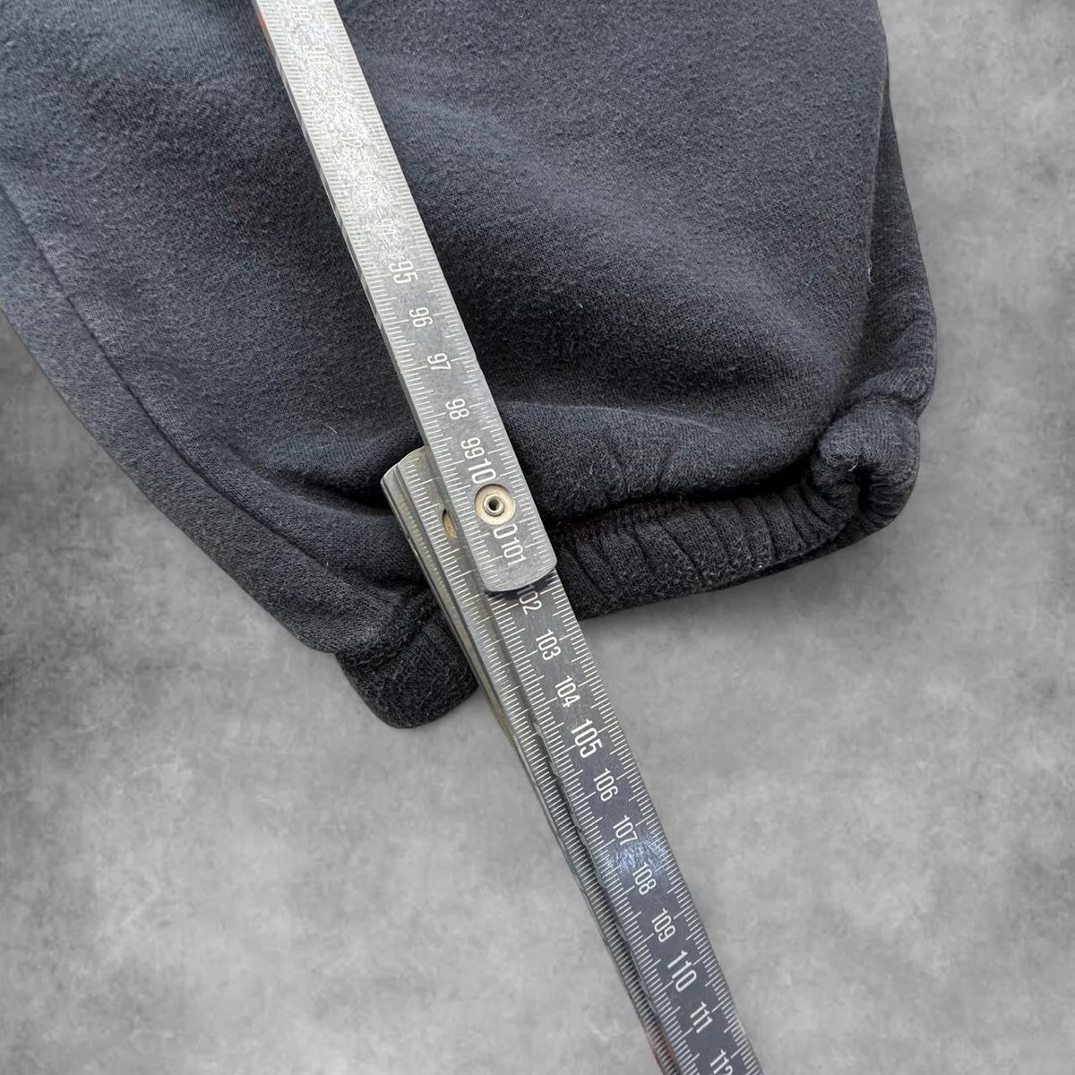 Nike Pantaloni: Nike sweatpants dark grey – Usato da Erlinsbach SO venduto da TogaResell 5