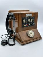 Antike Vermittlungszentrale historisches Telefon 1964 Holz