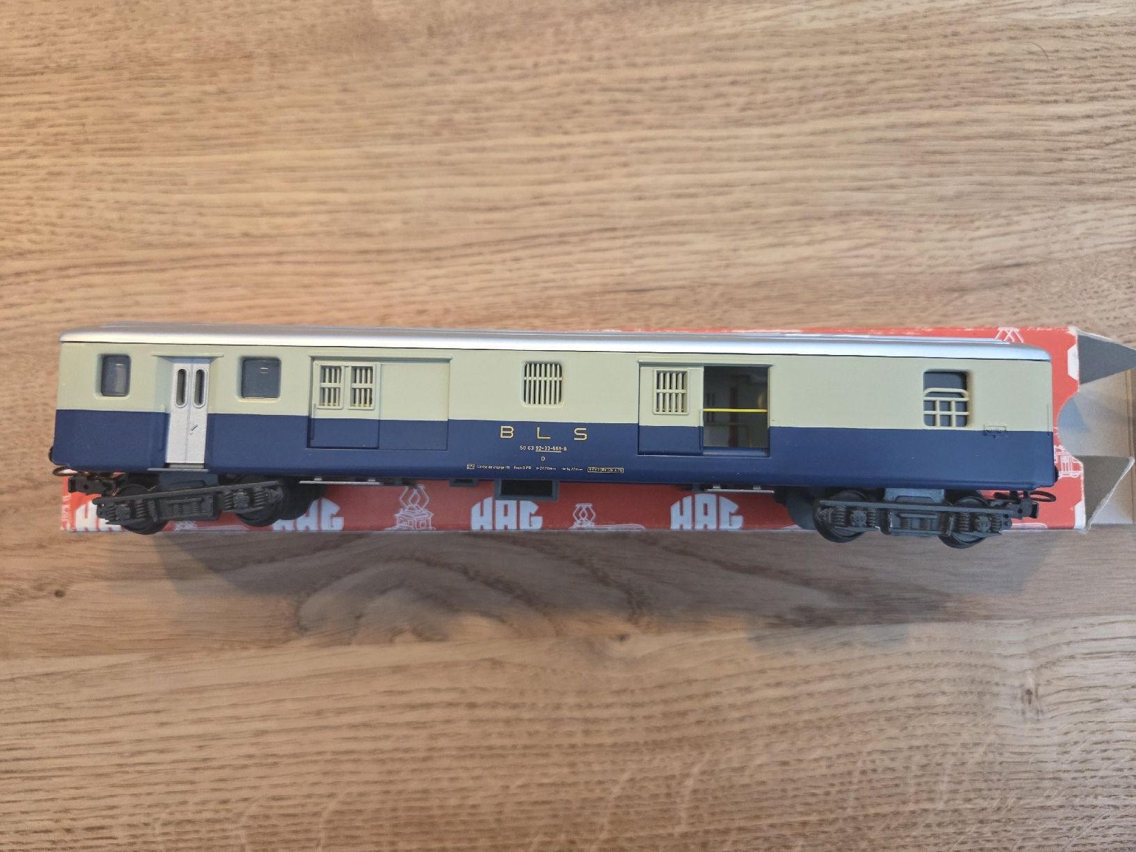 Hag Modelleisenbahnen: HAG 766 BLS Gepäckwagen – Gebraucht aus Berikon von TopLok1 2