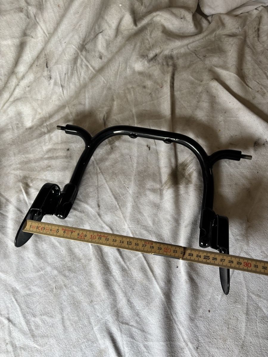 Harley-Davidson Tutti i ricambio per moto: Harley Davidson Kenzeichen u Blinkerverlegung Halter – Usato da Schötz venduto da Harley35 4