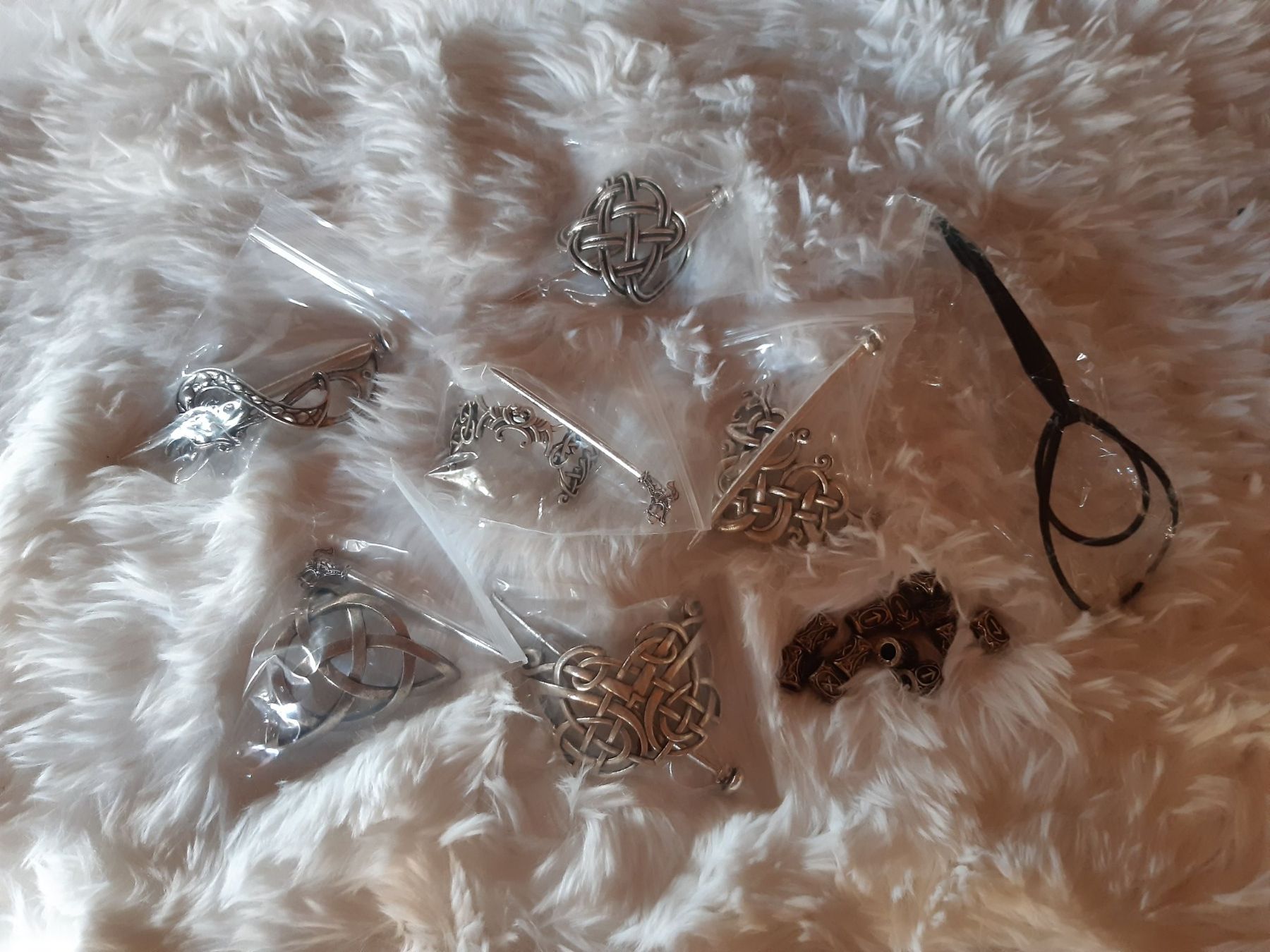 Haarschmuck: haarschmuck set 18 teilig – Neu (gemäss Beschreibung) aus Toffen von Gwunderegge77