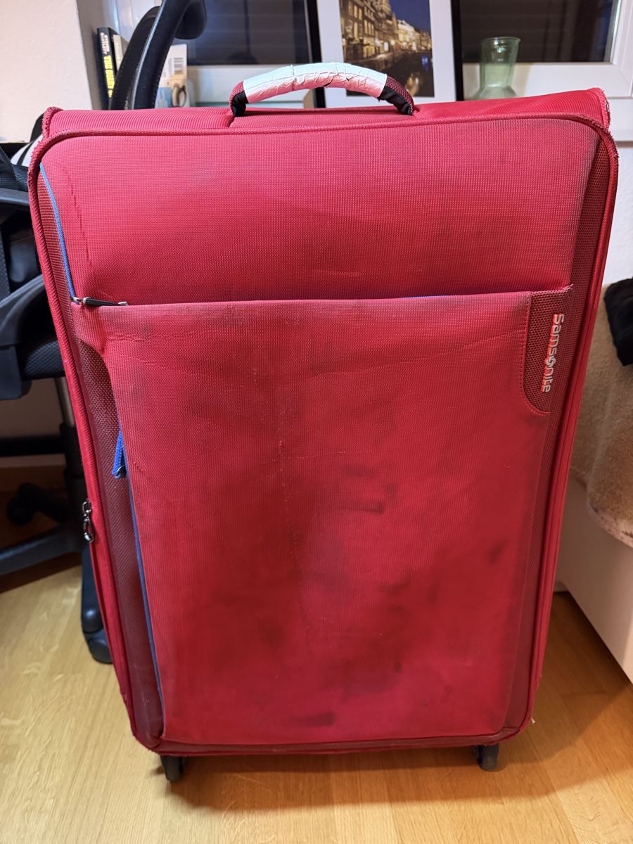 Samsonite Valises de voyage: Samsonite Travel  Red used condition – D'occasion à Luzern par die_89q7