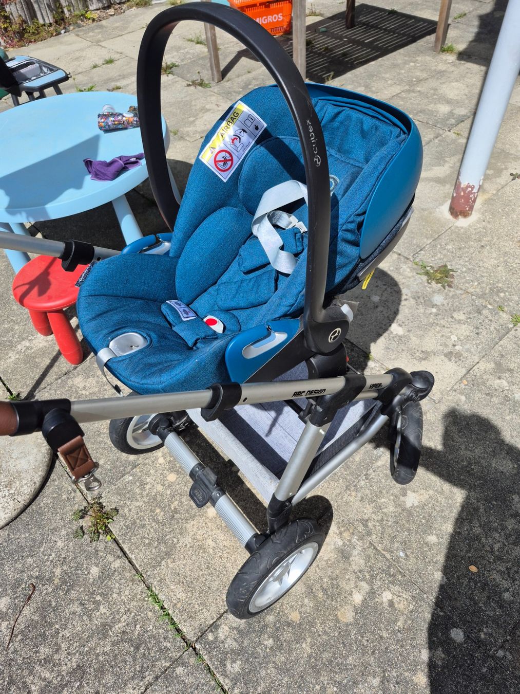 Carrozzine: Lot :poussette, siège auto bébé avec station – Usato da Pery venduto da psride 3