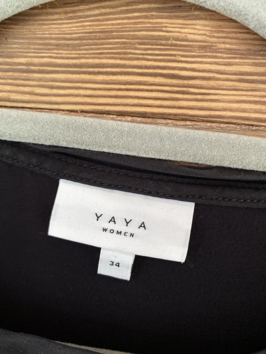 T-Shirts: T-shirt Yaya taille 34 – Gebraucht aus Riaz von lae_w8v5 1