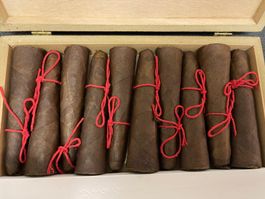 Cuban Parejo Ramos ugly piramides no2 noch verschweisst  fol
