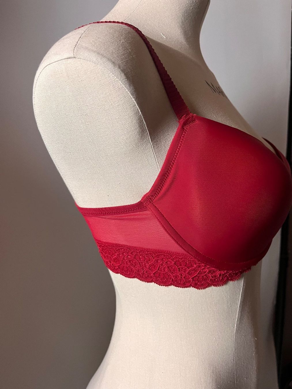Dim Altra biancheria intima: DIM, Schalen-BH SUMBLIM, Grösse 80D, Farbe Rot – Nuovo e nell'imballaggio originale da Rudolfstetten venduto da gst_g7xl 4