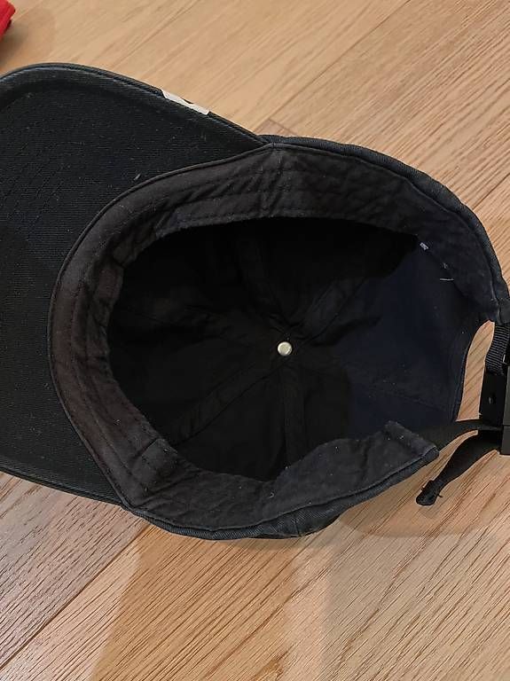 Copricapi, berretti & cappellini: Lots de casquette – Usato da Champagne venduto da Marie2108 3
