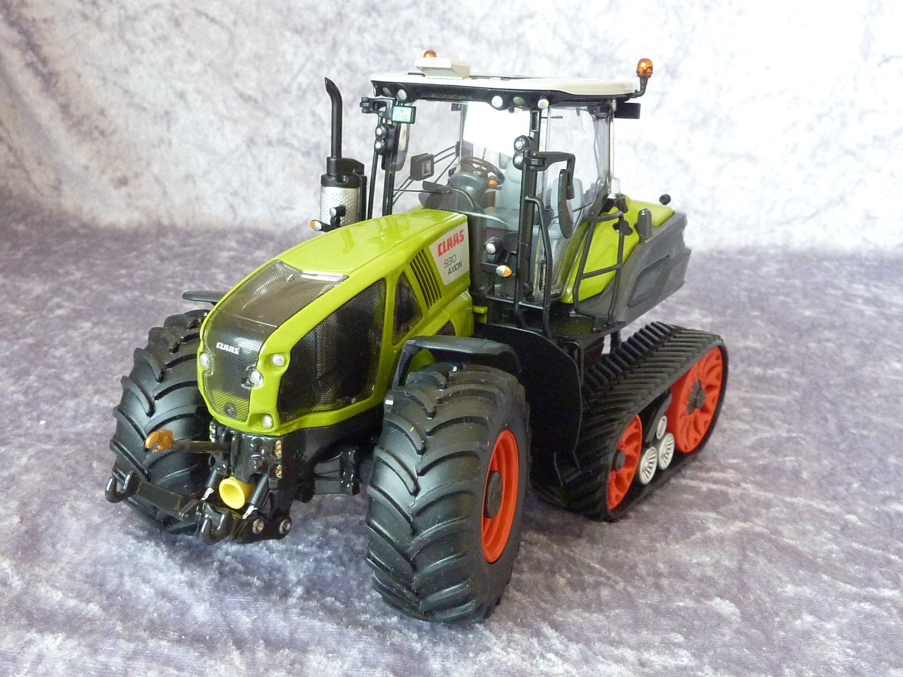 Wiking Kit di modellismo & Modellini statici: Raupentraktor Claas 930 Axion 1:32 – Nuovo (secondo la descrizione) da Dürrenäsch venduto da modellautos4you 3