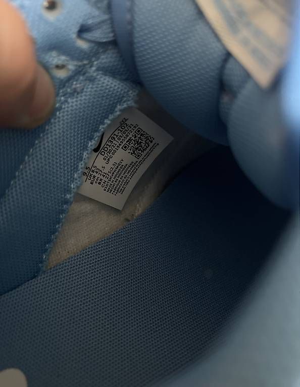 Nike Scarpe da uomo: Nike Dunk Low UNC Grösse 43 Neu mit Box – Nuovo e nell'imballaggio originale da Dagmersellen venduto da 4.sale 4
