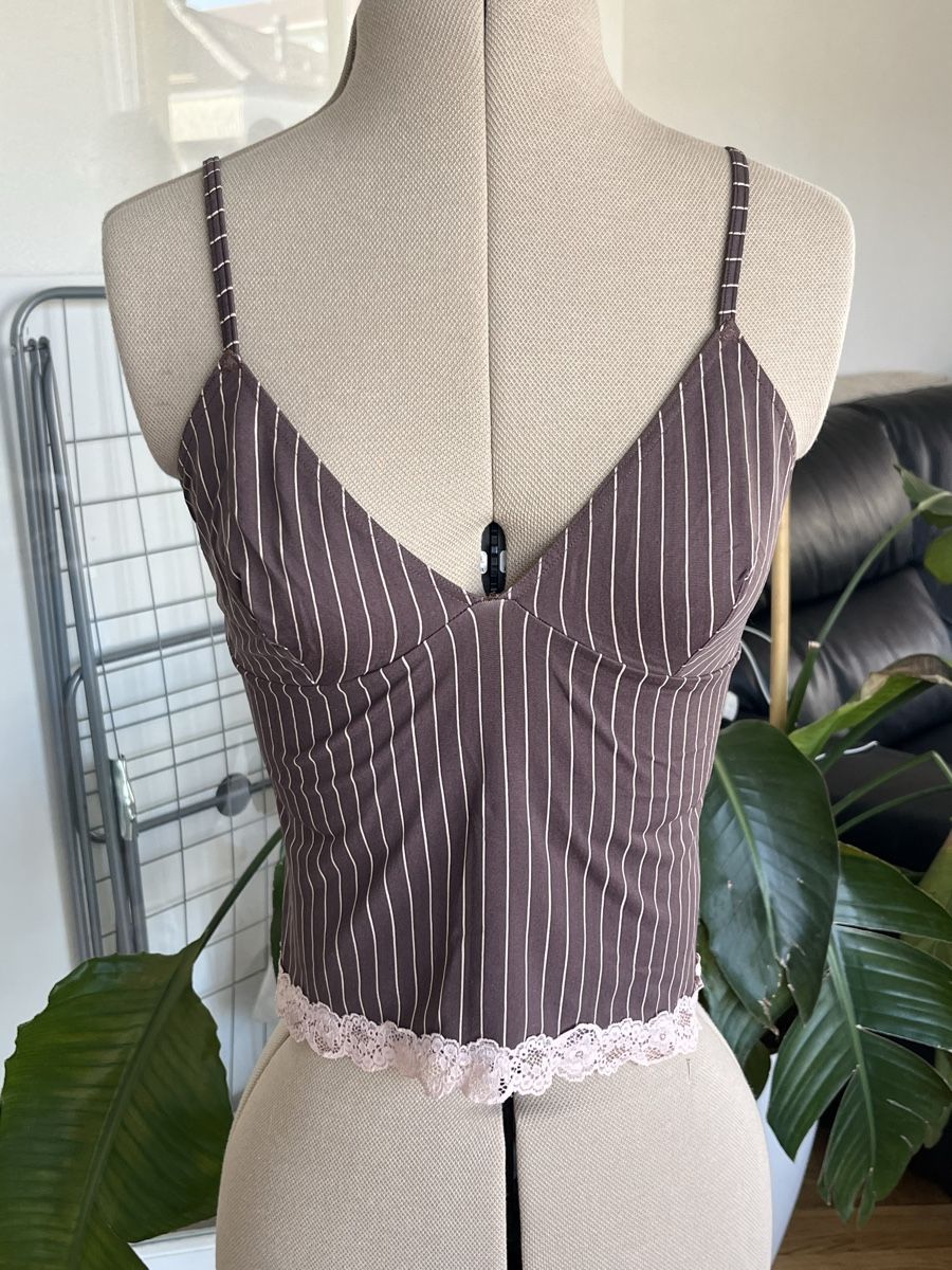 Top: Cute lace striped cami top – Usato da Lausanne venduto da Lillielillie