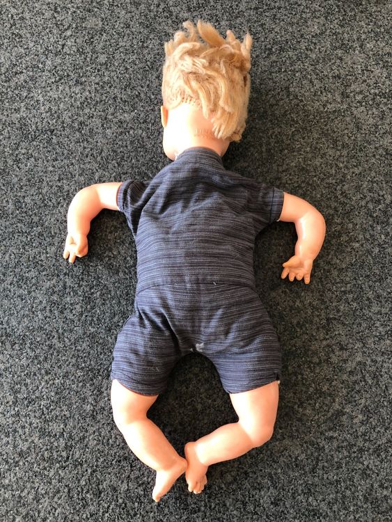 Poupées: 2 Puppen ca. 45cm – Défectueux à Nottwil par 9rooney 2