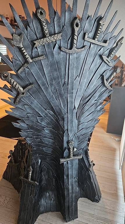 Camini: GAMES OF THRONES "Nachbau des Eisernen Throns" – Usato da Knutwil venduto da beedle 1