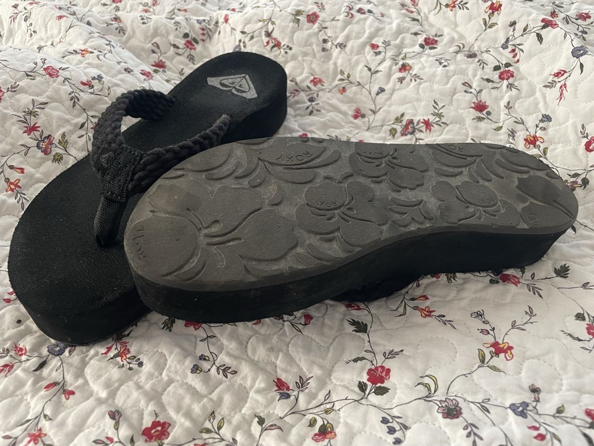 Flipper: Roxy Plateau FlipFlops Schwarz – Usato da Baden venduto da Julikoo 2