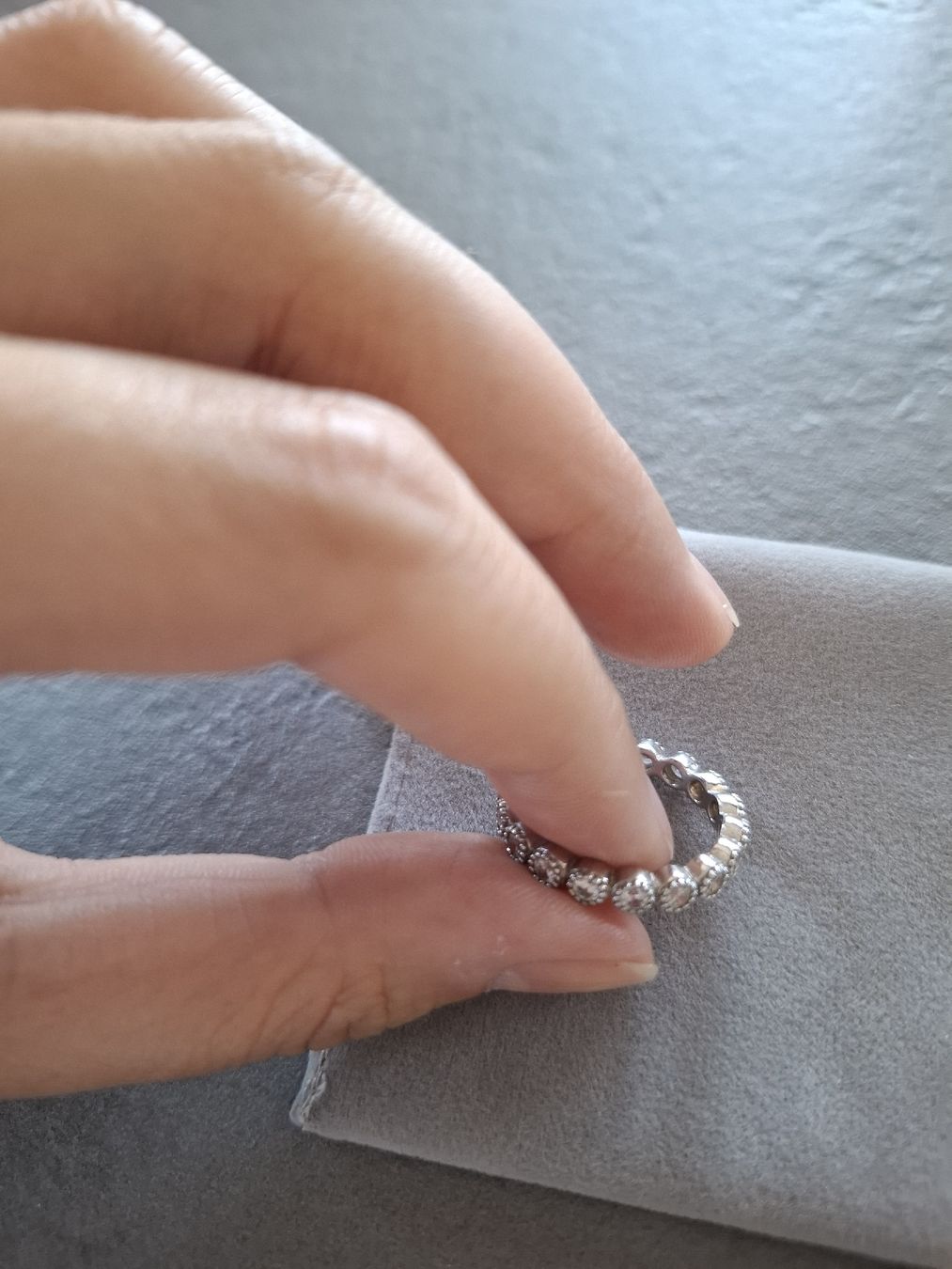 Anelli: Neuer Silberring mit Steinen. Ringgrösse: 56 – Nuovo (secondo la descrizione) da Gossau SG venduto da R6_5s7j 4