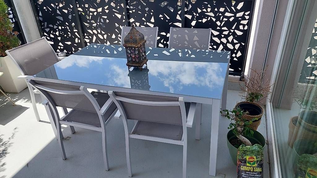 Set di tavolo e panche: Gartentisch und Stühle  – Usato da JONA venduto da Roniecoleman 1
