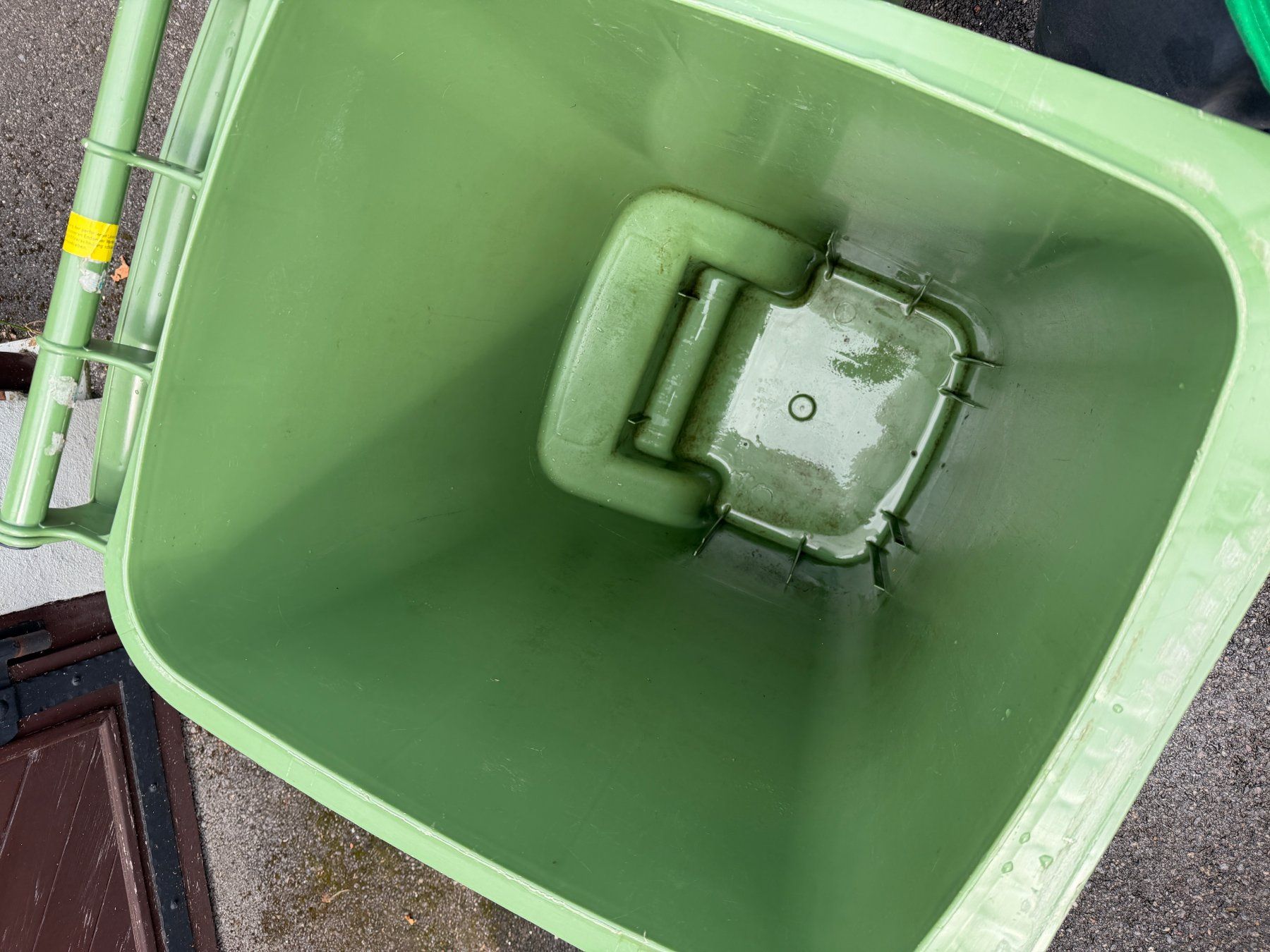 Banconi: 2 Grüngut-Container, 140lt und 240lt – Usato da Meilen venduto da Danimueller99 3