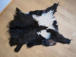 Weiches Ziegenfell, s/w, gemütlich