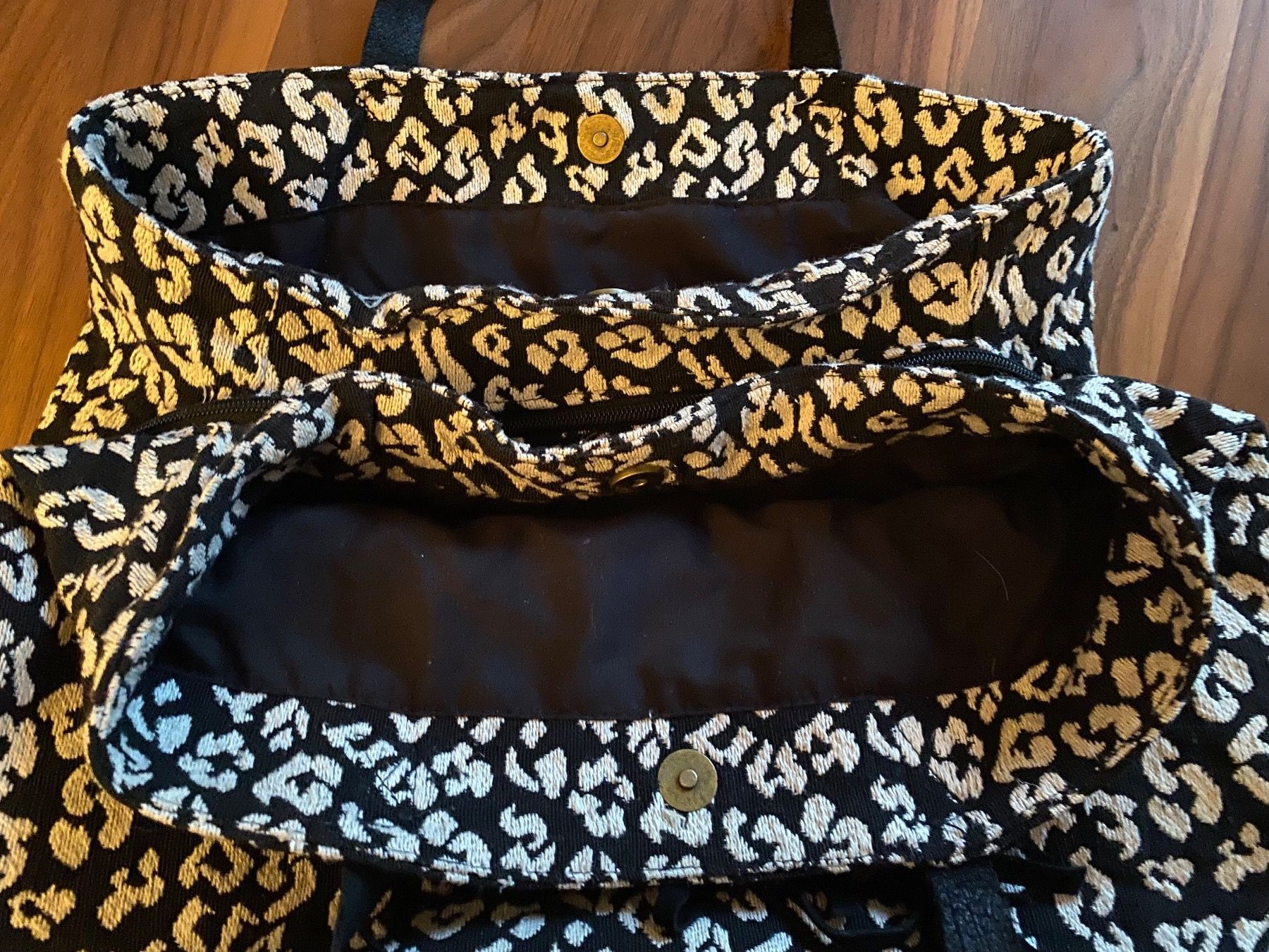 Borse da donna: Tasche – Usato da Basel venduto da Gundeli-25 2