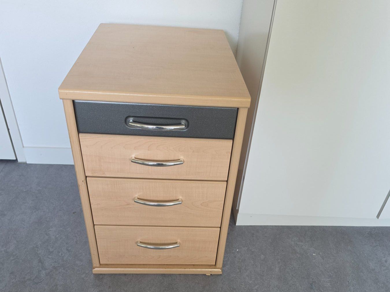 Commodes: Schubladencontainer 4 Schubladen, Korpus – D'occasion à Steffisburg par rop_5zpp