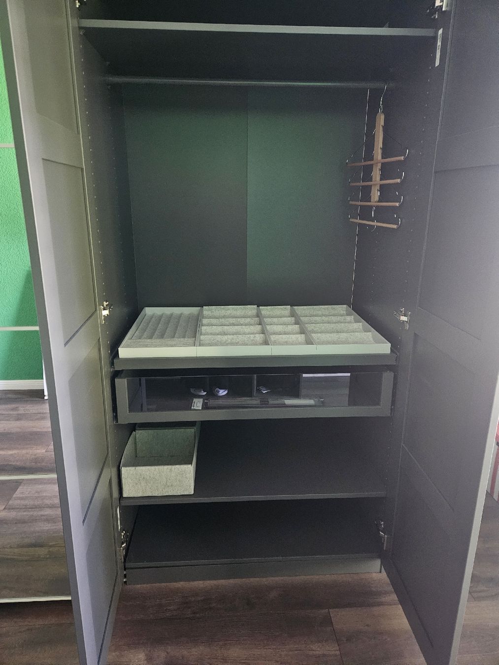 Ikea Armoires: Pax Schrank IKEA – D'occasion à Bettlach par SamySimu 1