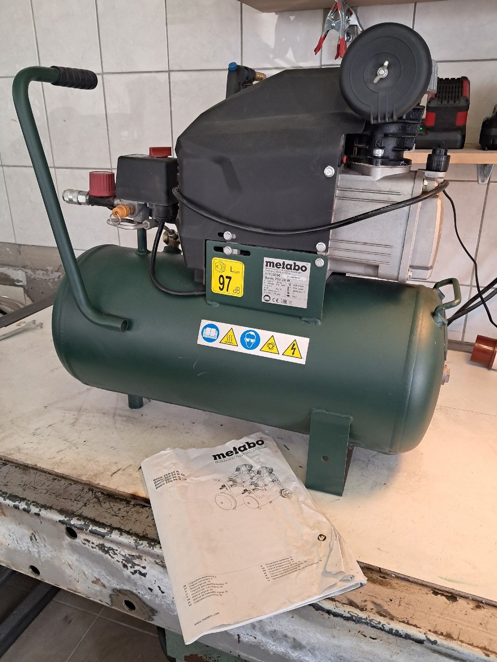 Metabo Kompressoren: Metabo kompressor 250-24w – Gebraucht aus Wilihof von raidenlancelot02 2