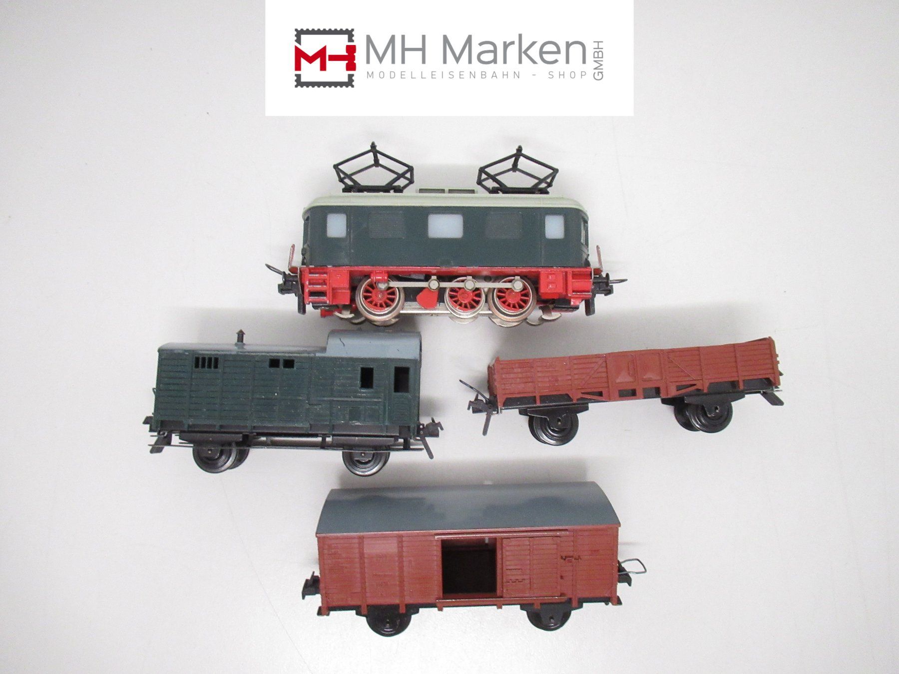 Trix Modellini di ferrovie: Trix-Express Güterzug Startset E-Lok und Schienen DC 3Leiter – Usato da Basel venduto da mhmarken