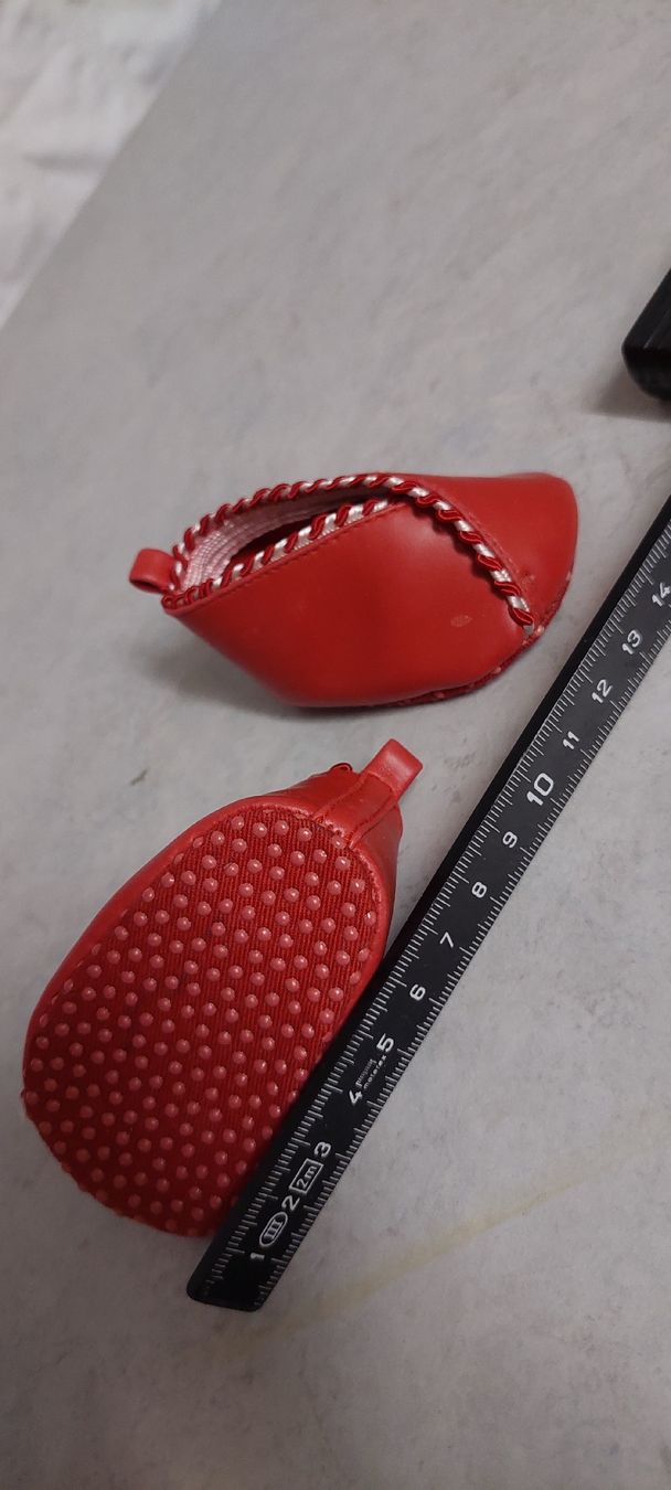 Bambole: 5 Paar Puppenschuhe  – Usato da Muri AG venduto da nindo1 5