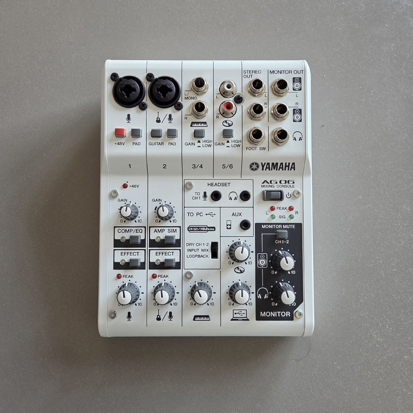Yamaha Console di mixaggio: Yamaha AG 06, Mixing console  – Usato da Gorgier venduto da rustic2 1