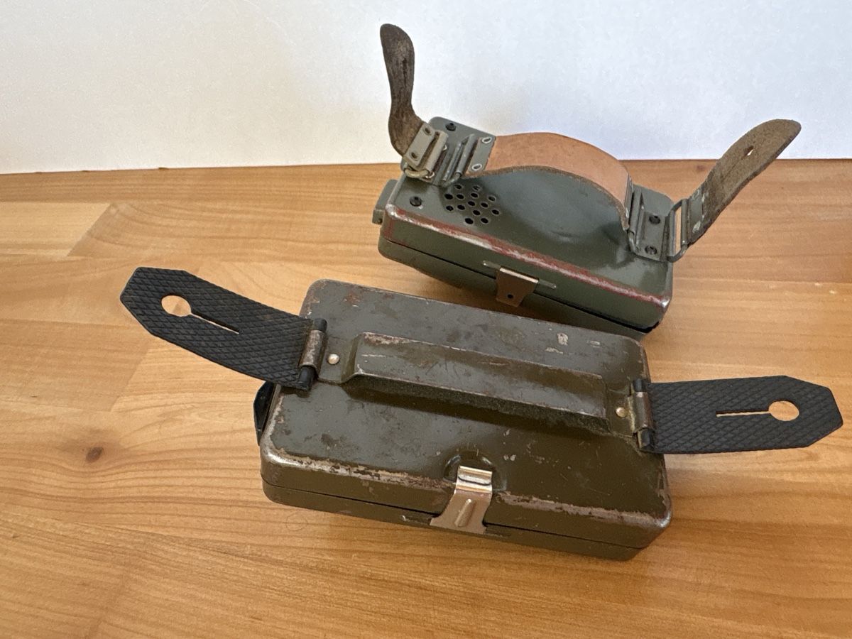 Lampade: 2 alte Militär Taschenlampen – Usato da Rümlang venduto da euqinom16 3