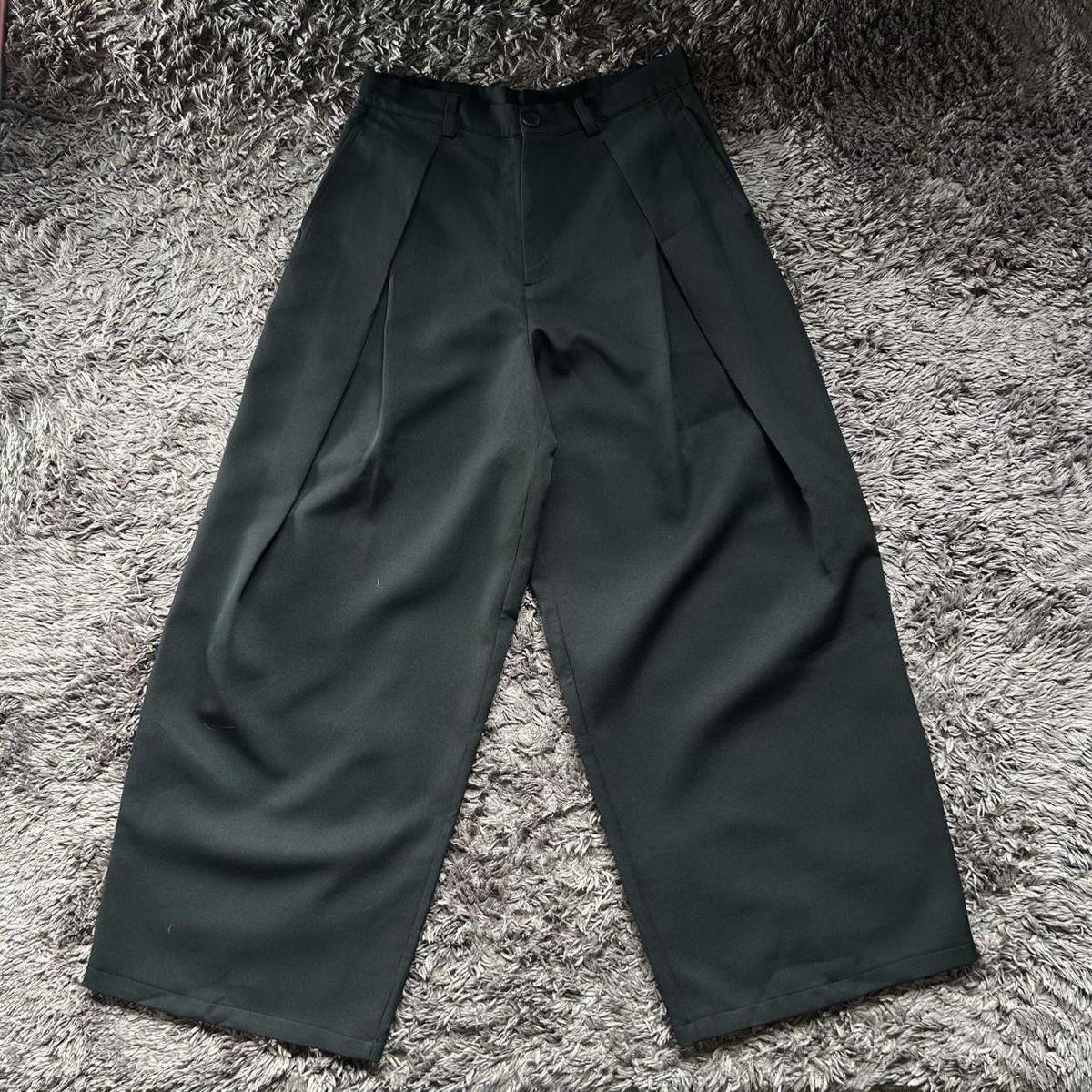 Pantalons: Weite schwarze Hose – Neuf (Voir description) à Zermatt par lareee 2