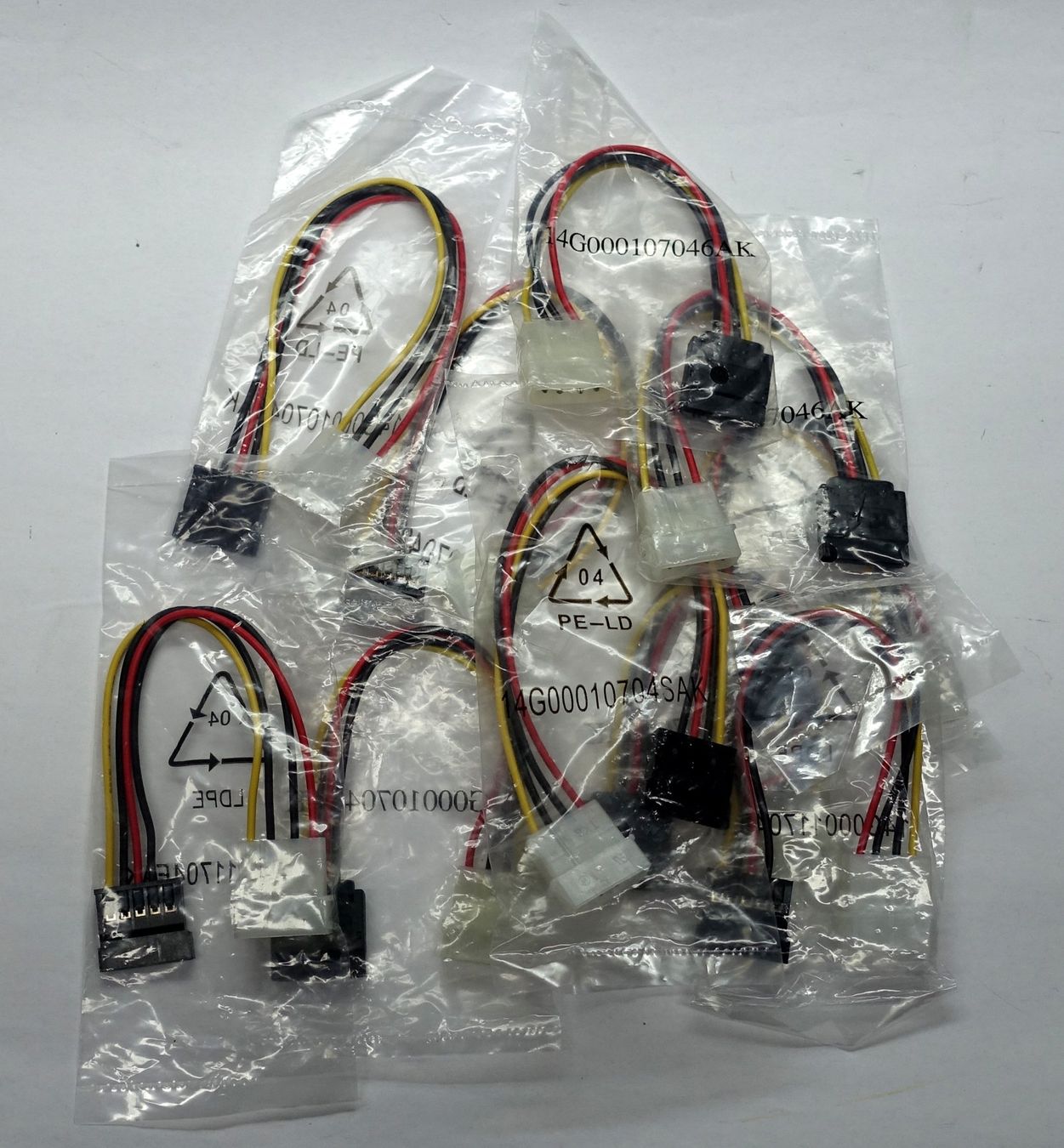 Cavi: 10x Molex - SATA Kabel – Nuovo e nell'imballaggio originale da Holzhäusern ZG venduto da Sky_ 1