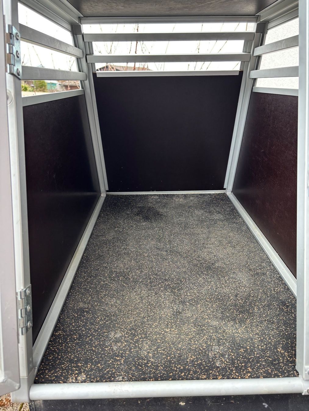 Gabbie, trasporto & Sicurezza: Hundebox für Auto – Usato da Lohn SH venduto da ral-ober 2