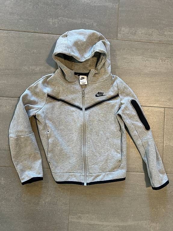 Giacche & Cappotti: Trainerjacke Nike, Gr. 137-147 – Usato da Thalheim an der Thur venduto da Iselisberger