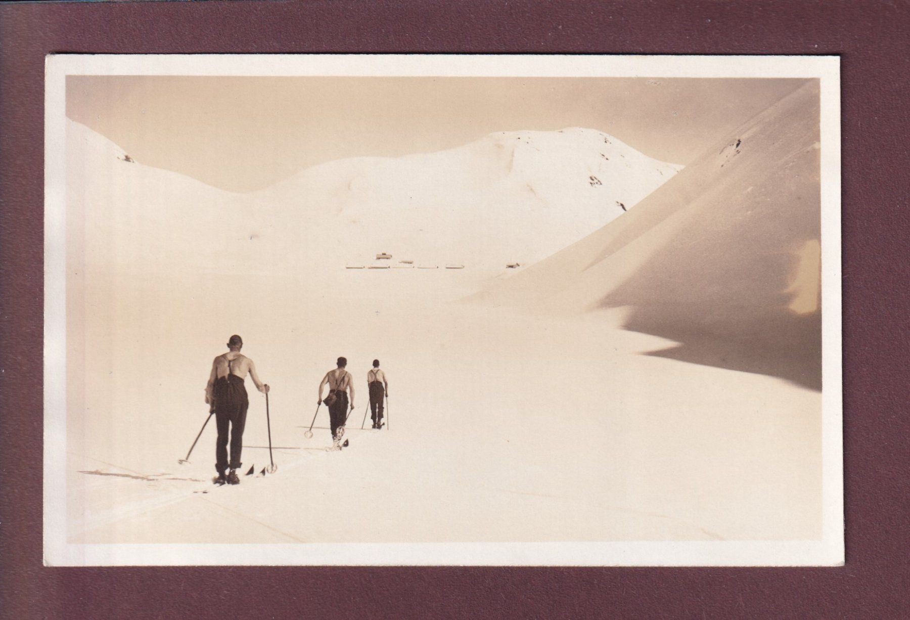 Cartoline postali: OBERALP - Calmot - Skifahrer – Usato da Pully venduto da nicecards
