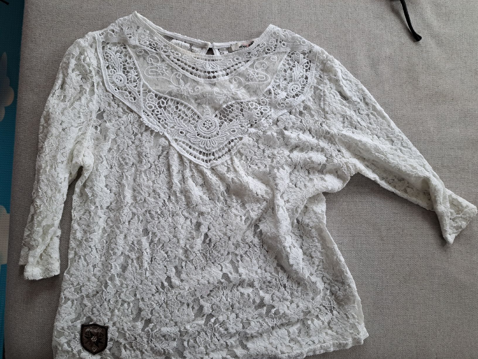 Top: Weisse Spitzenbluse Gr. L mit Applikation – Usato da Triesenberg venduto da Anastasia26