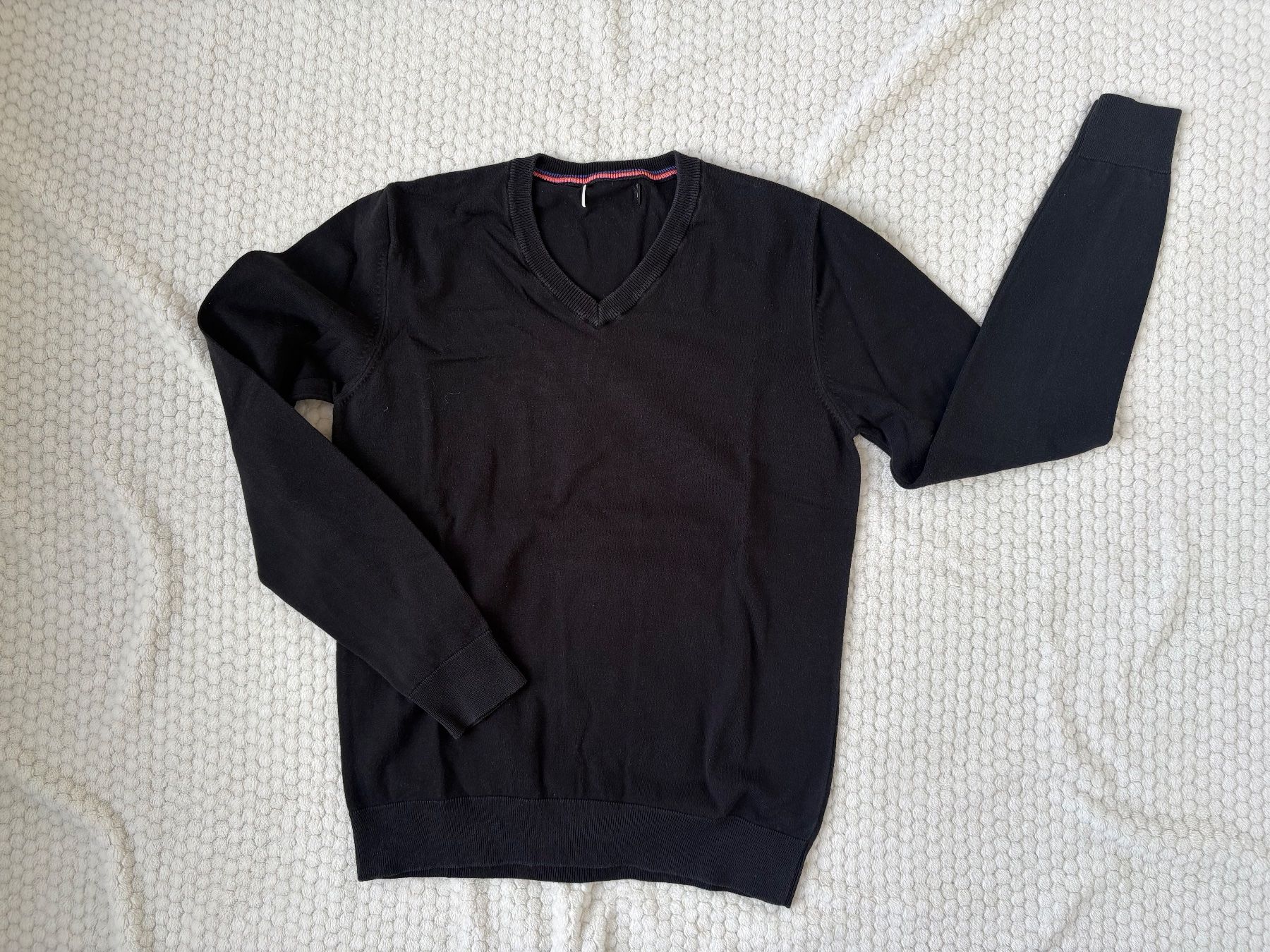 Next Pullover & Sweatshirts: pull noir Next, à col en V – Gebraucht aus Sorens von ma.stlz