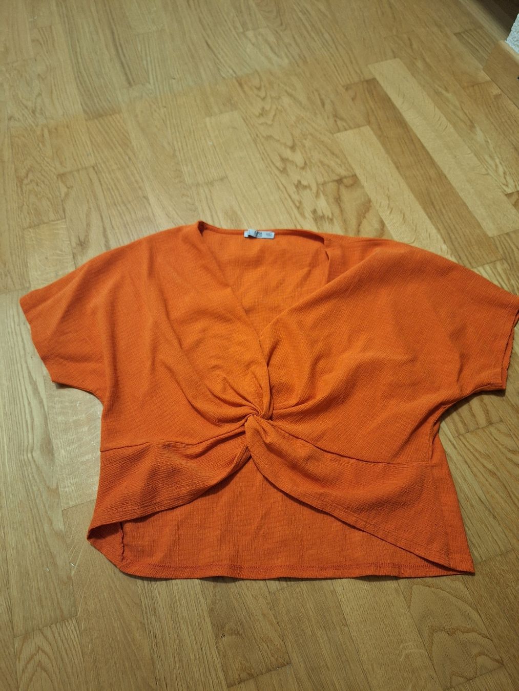 Blusen: Schwarze und rote Bluse – Gebraucht aus Wittenbach von nadineshop 1