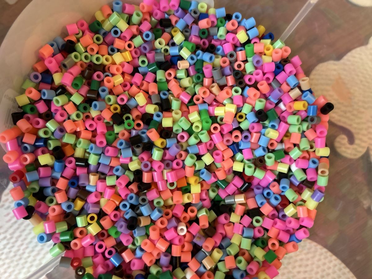 Bastelsets: Bügelperlen diverse Farben mit vielen Platten – Gebraucht aus Küttigen von nbo01 1