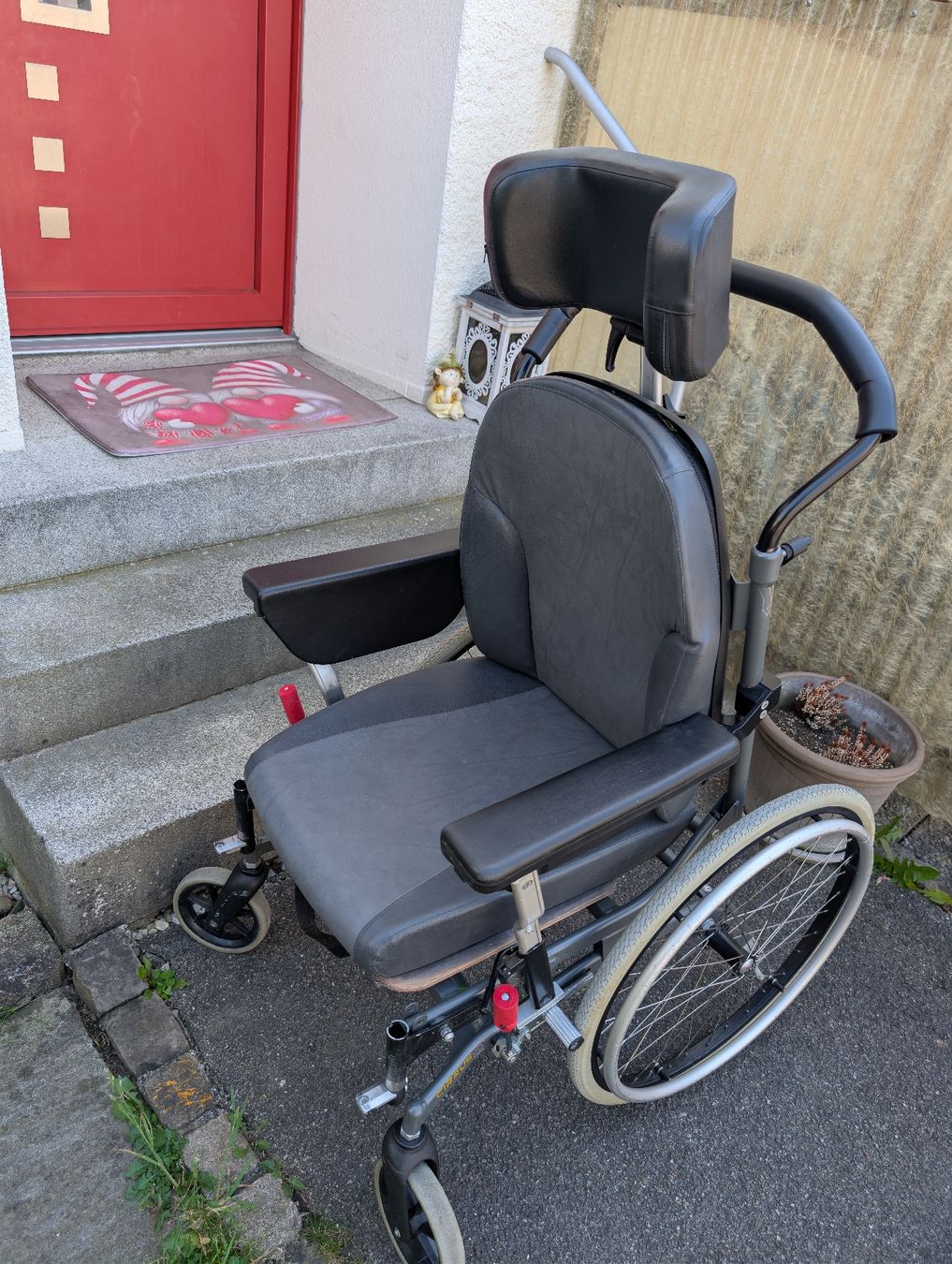 Rollstühle: Pflegerollstuhl – Gebraucht aus Bern von berneroberlaenderin 7