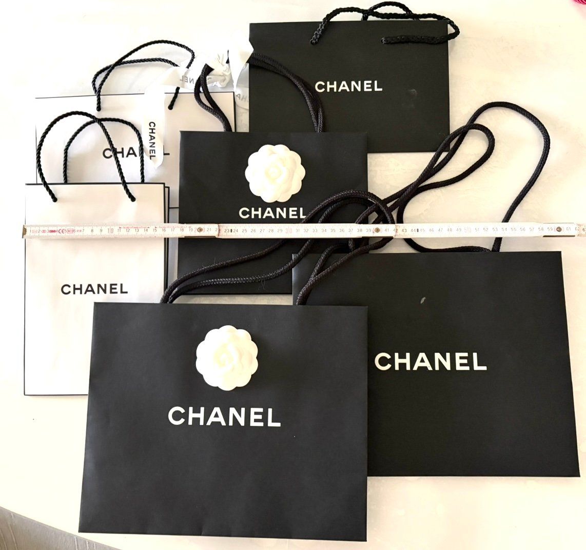 Chanel Borse: 6 CHANEL Papier Taschen – Usato da Etoy venduto da Diadefin 1